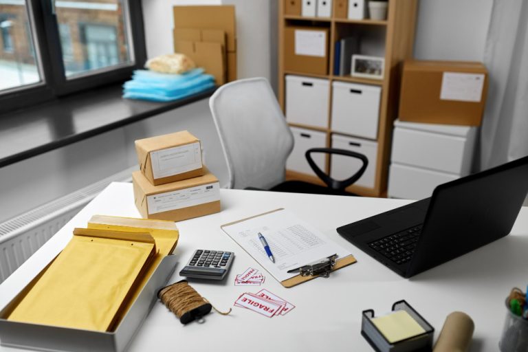 Bureau professionnel d'occasion : dimensions, formats et composition d'un poste complet